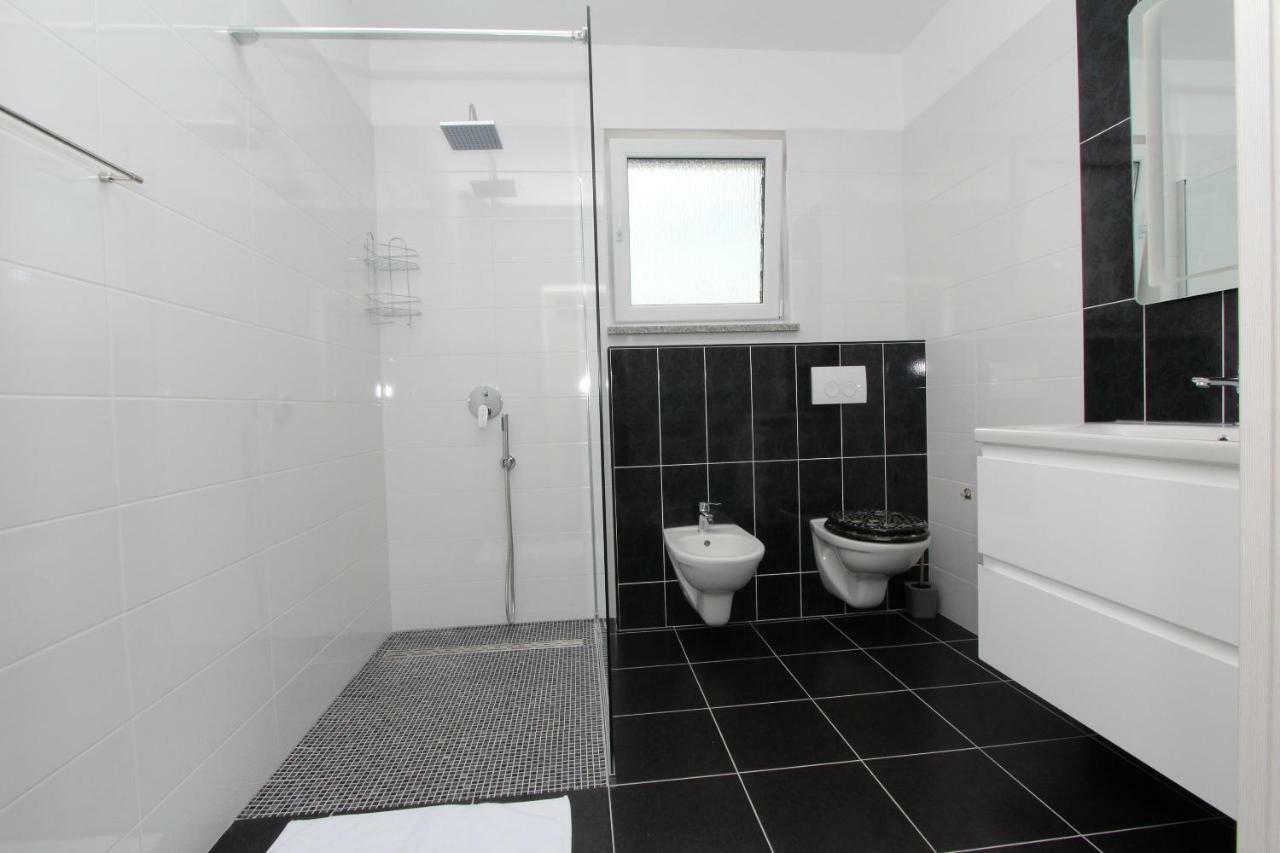 Apartment Karlo 2 Rovinj Exterior foto
